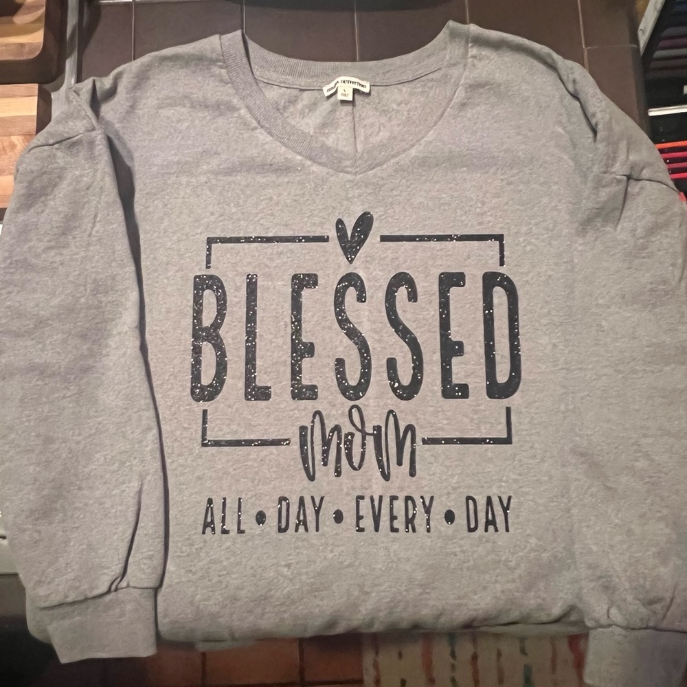 Custom made Mama sweatshirt with pockets! Super soft and comfy! New! Just made!